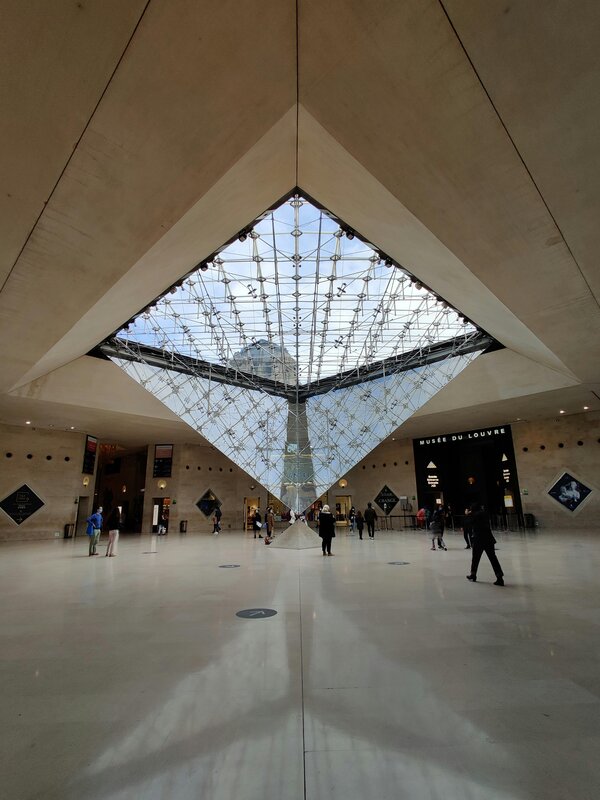 Architecture et Excellence - Pyramide du Louvre